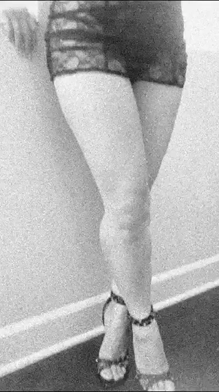 🔥 Slumber Party Slutwear: PAWG MILF Tease in Lace 😈