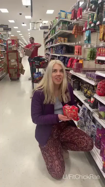 Risky Store Flash: Tits Out with Shoppers Watching 😈🛒
