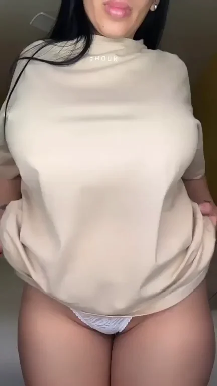 🔥 Latina Cutie Teases: 'This'll Ruin Your Day' 🍑💦