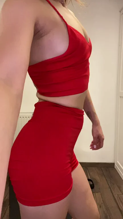 Craving a Tongue Buried in My Juicy PAWG Cheeks