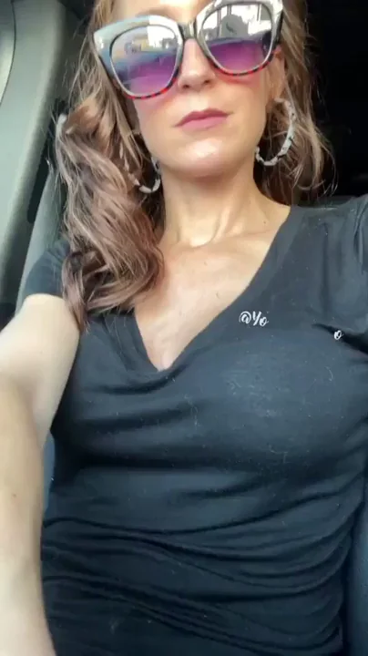 Neighborhood Horny Wife's Car Tit Tease Freakout 🔥🍑👙