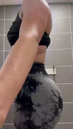 Gym Changing Room MILF's Slutty Tie-Dye Ass Tease