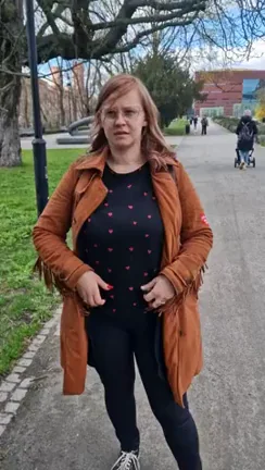 Despite the unfavorable weather conditions and the large number of people in the park - I report that the task has been completed. Tits shown. Heh