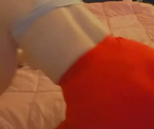 🔥 Red Leggings Pawg Booty Tease on Bed 💦