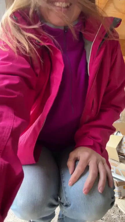 Patient New Neighbors, Hot F48 MILF Teases Move-In Next Week 😘🔥