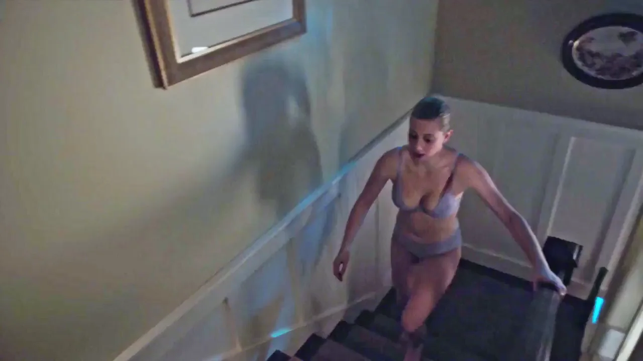 Lili Reinhart in Riverdale