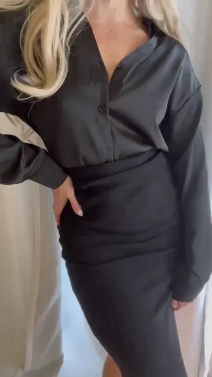 🔥 Slutty Wifey's Killer Curves Begging to Be Shared 😈🍑