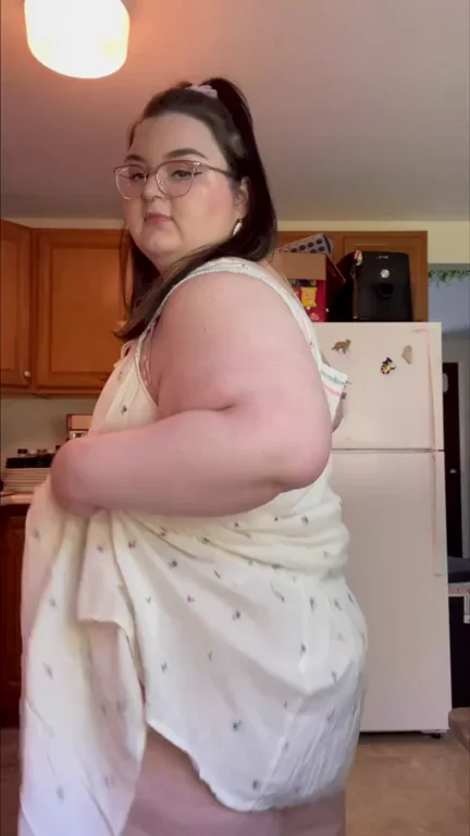 BBW Babe Begs: Spank My Thick Ass Before You Devour This Dripping Peach 🍑💦