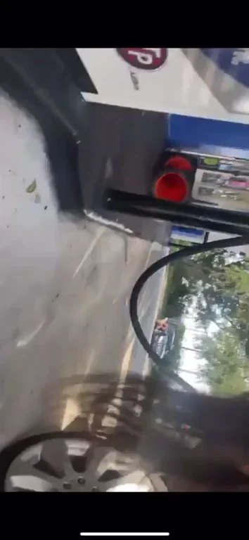 Humping my dildo at the gas station 🌶❤