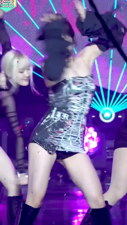 🔥 Ningning's Slutty Stage Shake 🍑💦