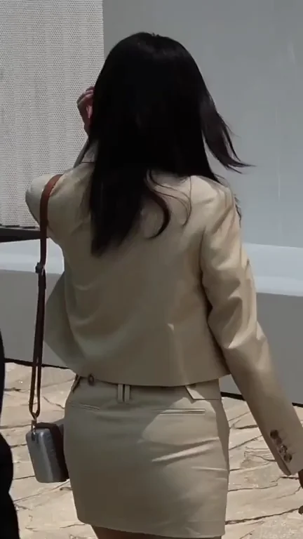 IVE Yujin's Slutty Beige Skirt Tease - Kpop Ass Perfection
