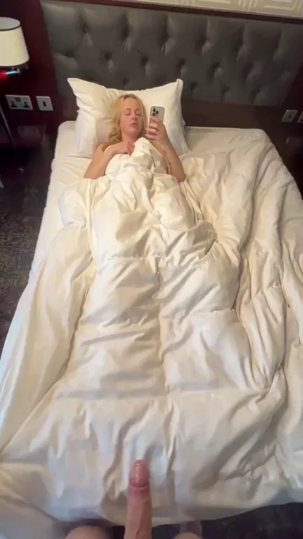 Chillaxing in Bed on Phone While Dude Fucks My Pussy Freeuse Style 🍆📱💦