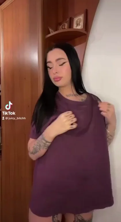 Smash or pass this 55-pound tattooed body?