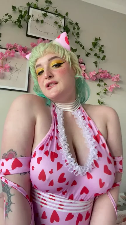 Big Titty Cat GF Tease 😻💕