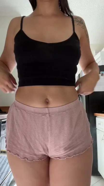 39yo Mom's Tiny Tits & Massive Booty Tease 🍑🔥