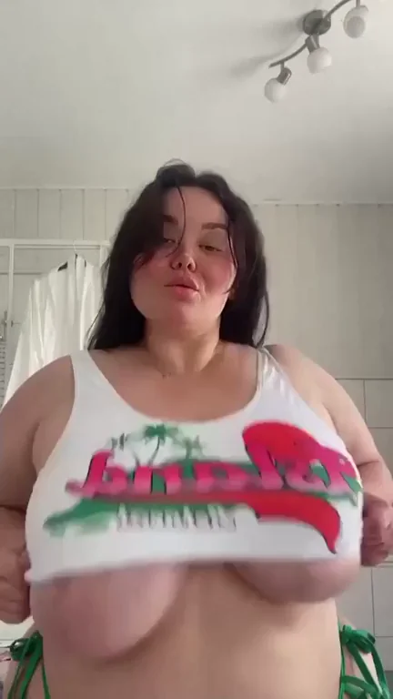 Mom of 2|hope you like mom saggy boobs 😁‰