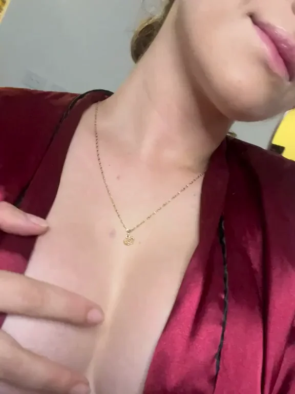 Welcome to Titty Paradise! 🍈🍈 Latina Curves Tease