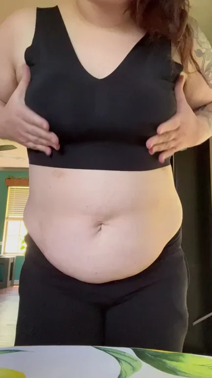 Sagging Tits Tease: Thick Babe Pulls Down for Nipple Reveal