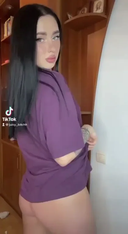 🔥 TikTok Slut's Heart-Pounding Ass Tease 💜🍑