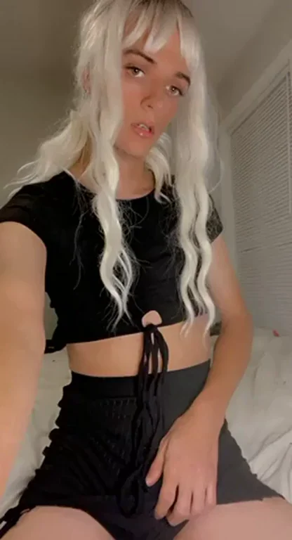 Wanna Make Me Ur Girlfriend? 😘🍑 Trans Tease