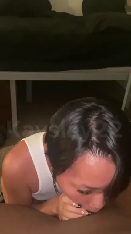 Throat Queen Forgets Her Gag Reflex