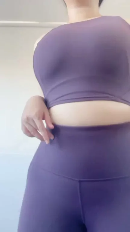 Gym Slut's PAWG Booty Dare: Fuck Me in the Bathroom?