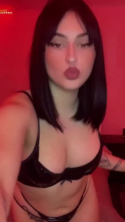 Wanna Be Hubby's Fresh Cake Slut? 🍰💦 He’ll Devour Every Inch! 😈
