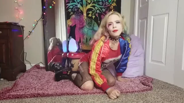 Harley Quinn Cosplay Jerk Off Instruction - slutdiariesxo