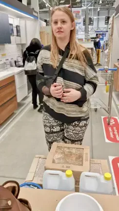 Sling-Arm Slut Flashes Tits in Hardware Store 😈🫶🍈🍈
