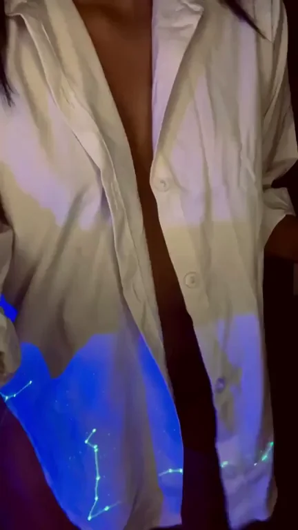 I should wanna see how many guys will stop to watch my boobs!