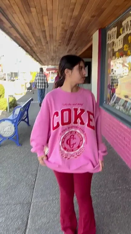 🔥 Downtown Slut Flashes Tits in Public 👅💦