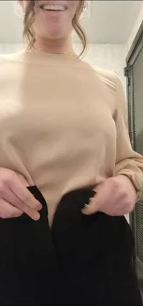 Front Tease Then Booty Flip 💋🍑