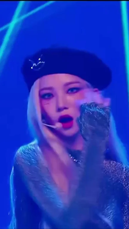 🔥 Karina's Sexy Beret Tease - aespa Kpop Slut Vibes 💋