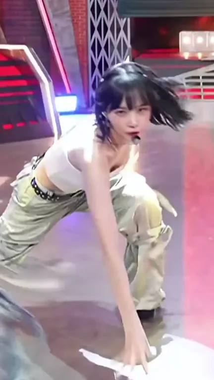 LE SSERAFIM - Chaewon