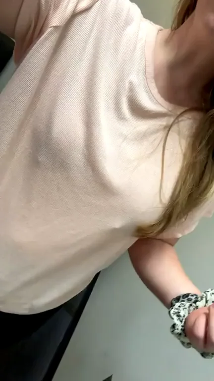 Part of the fun in daily flashes at the gym is making sure no one walks in.. sorry for the flash granny 🤤ª anyway, Happy Wednesday! ðŸ’•