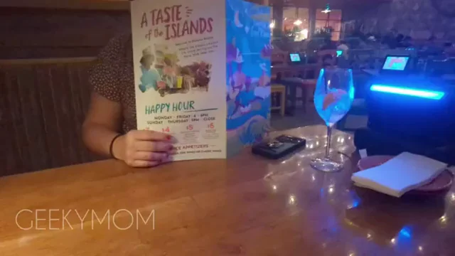Hot MILF Flashes Tits at Restaurant Menu 🍑🔥