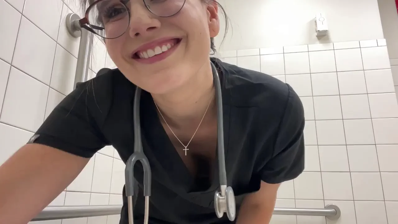 Nurse Slut Plugged Up at Work Today 🍑💉
