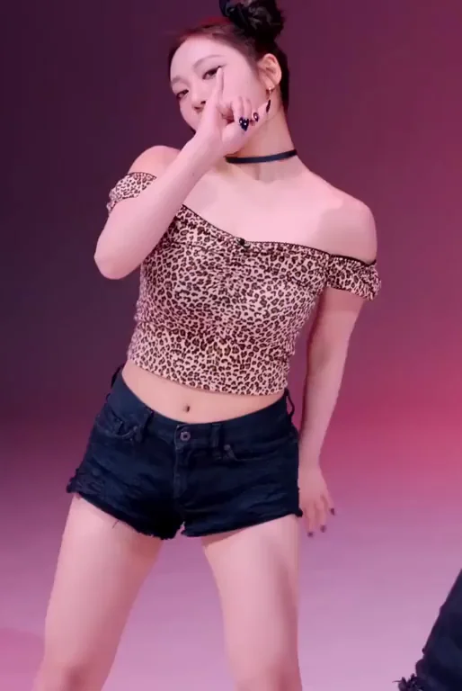 🔥 Ningning's Slutty Leopard Tease - Aespa Kpop Fap Fuel 💦