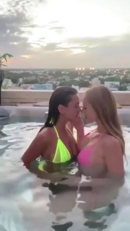 Relaxing Evening Smooches