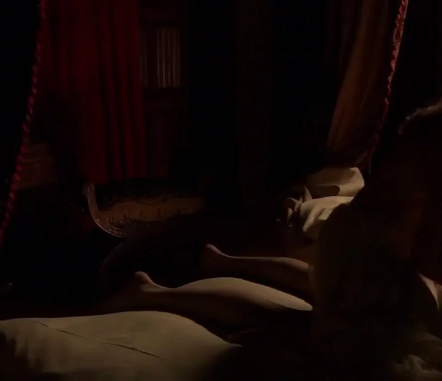Lorna Doyle's jiggling breasts in "The Tudors"