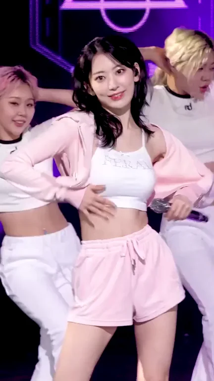 🔥 LE SSERAFIM Sakura's Slutty Pink Shorts Tease 💕