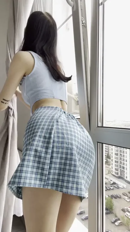Pull up my skirt
