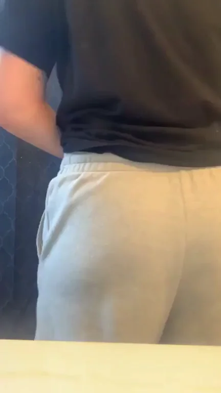 Full 360 Twerk Tease of My Juicy Ass ðŸ¥°