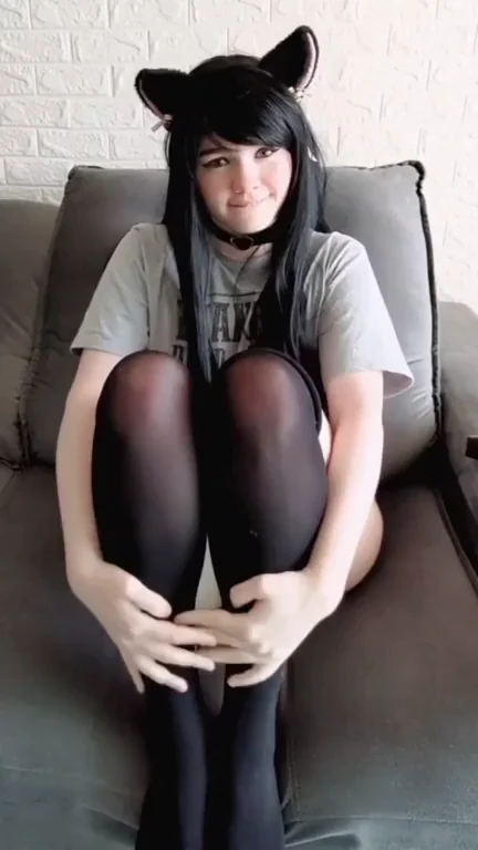 Curvy thigh drop compilation for those who love it!