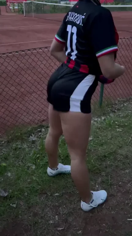 fuck me infront of your wife playing tennis