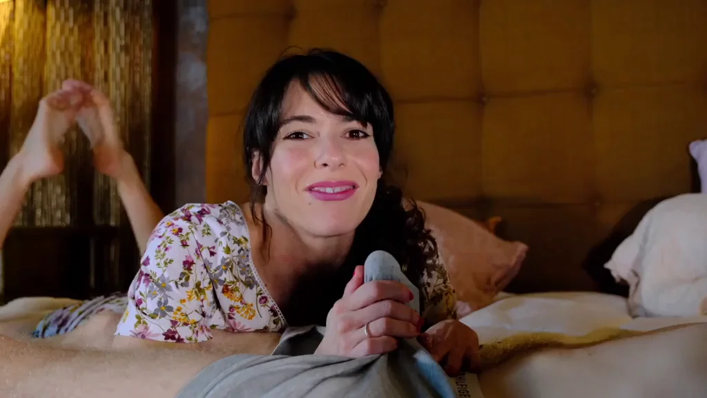 BF cums in my mouth while I'm trying to answer fan questions