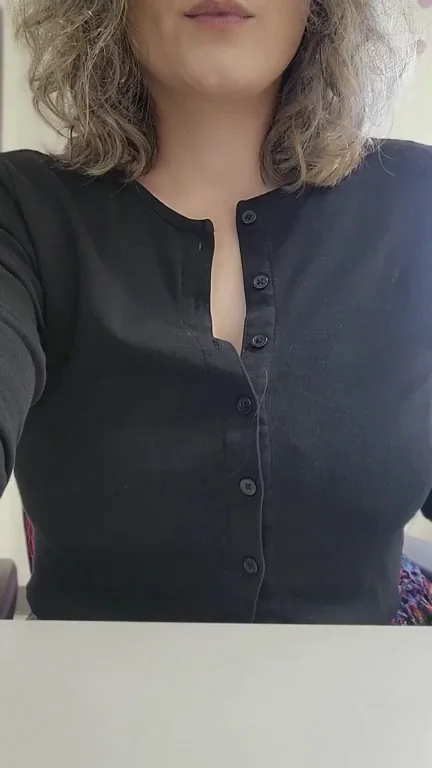 Stop By My Desk & Grope These Juicy Tits 😈💋 [GIF]