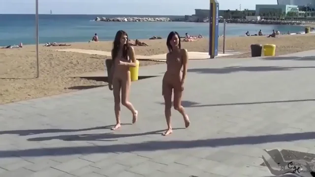 Agi und her friend Andrea lagging the beach promenade II