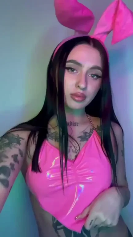 Mommy's Clueless While Daddy's Bunny Tease Goes Wild 🔥🐰