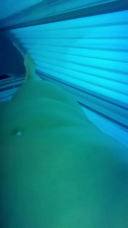 Wifey’s Tanning Bed Titty Tease 😈☀️